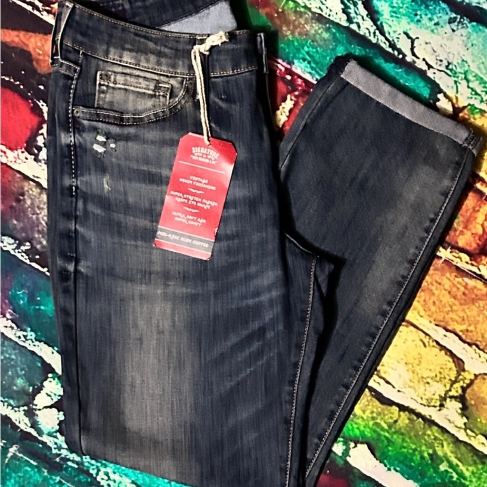 Levi’s signature